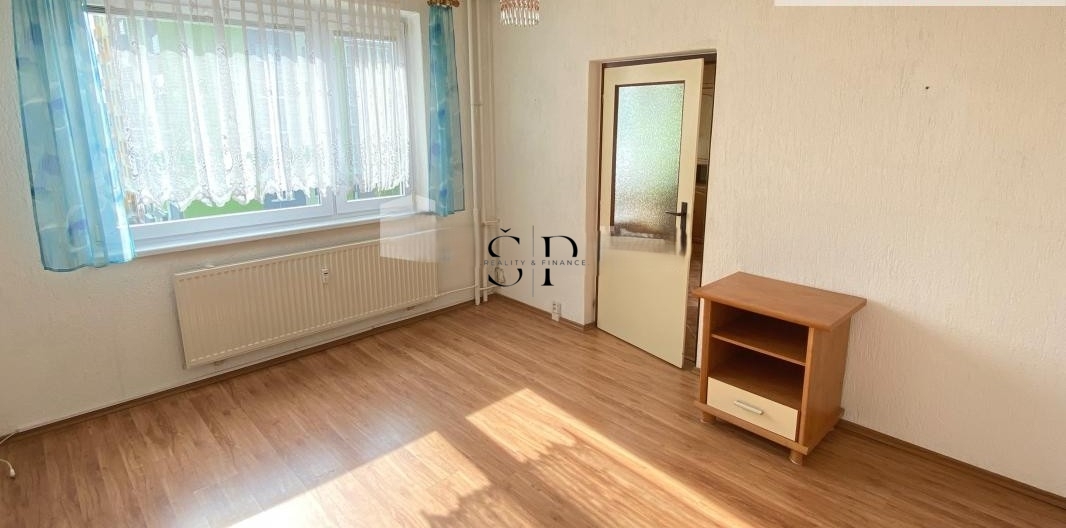 Pronájem bytu 2+1+lodžie, ul. Atletická, Sokolov - 3