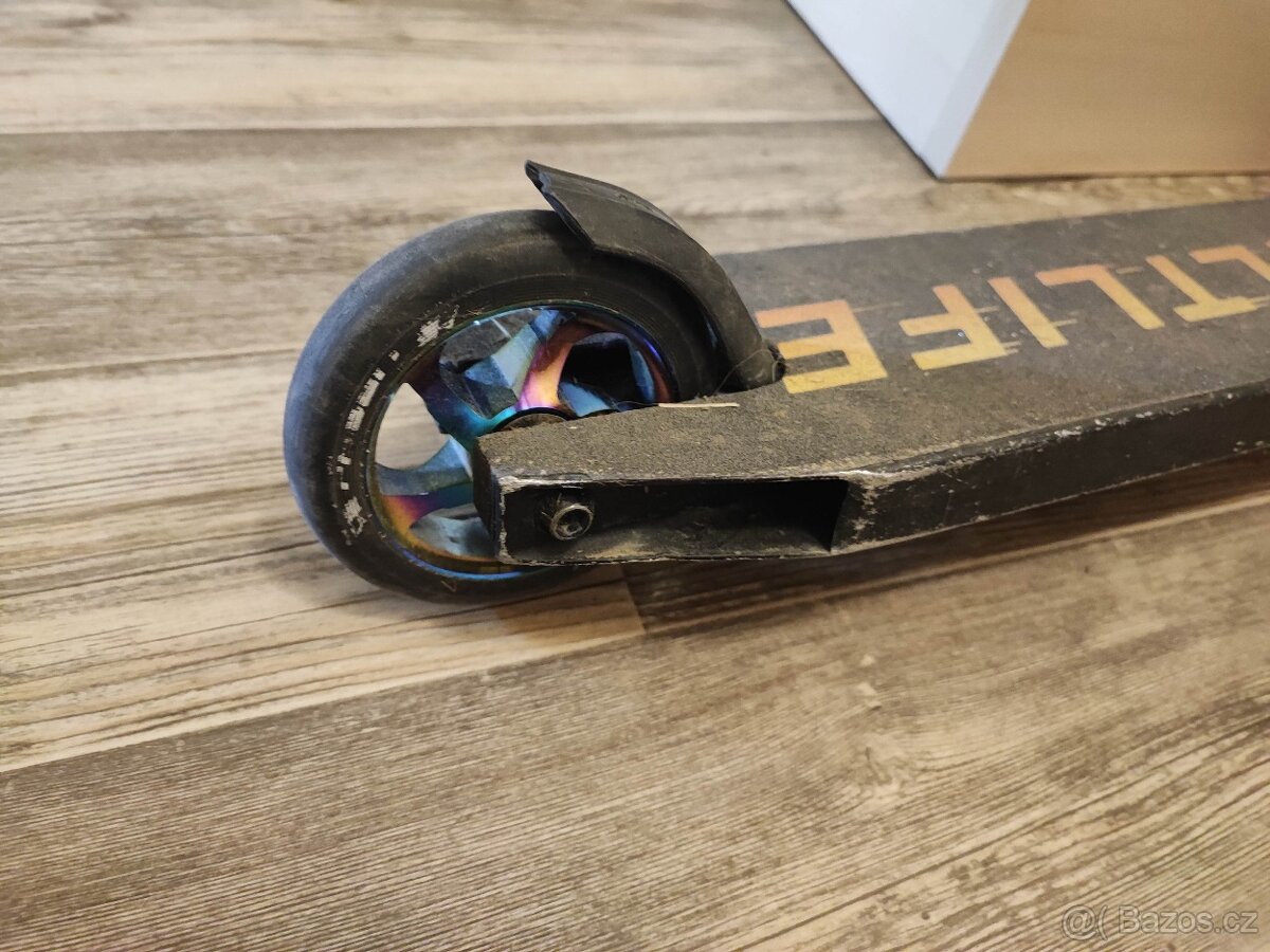 Prodám používanou koloběžku Ethic Erawan V1 rainbow - 3