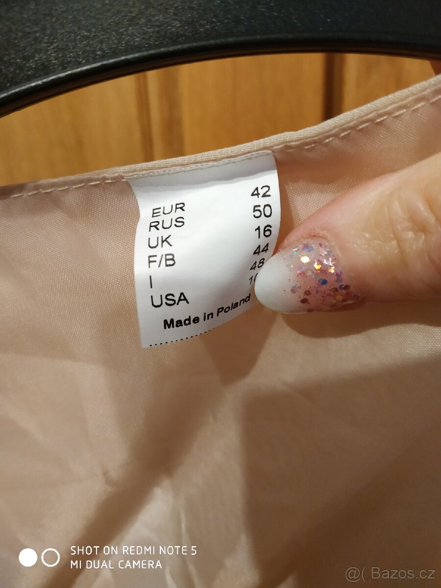 Nové zlaté, plesové šaty - 3