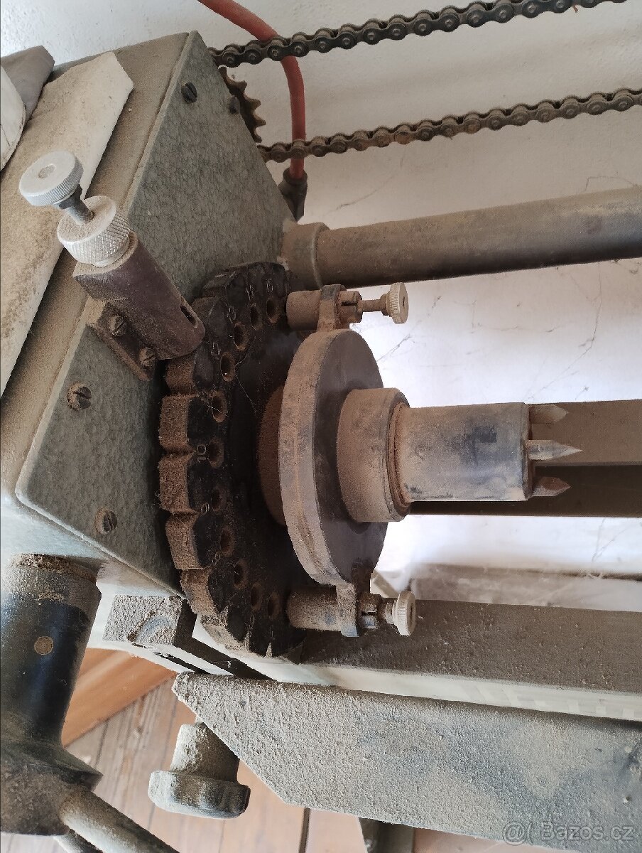 Nový soustruch na šroubovice bez vrchní frézy - 3