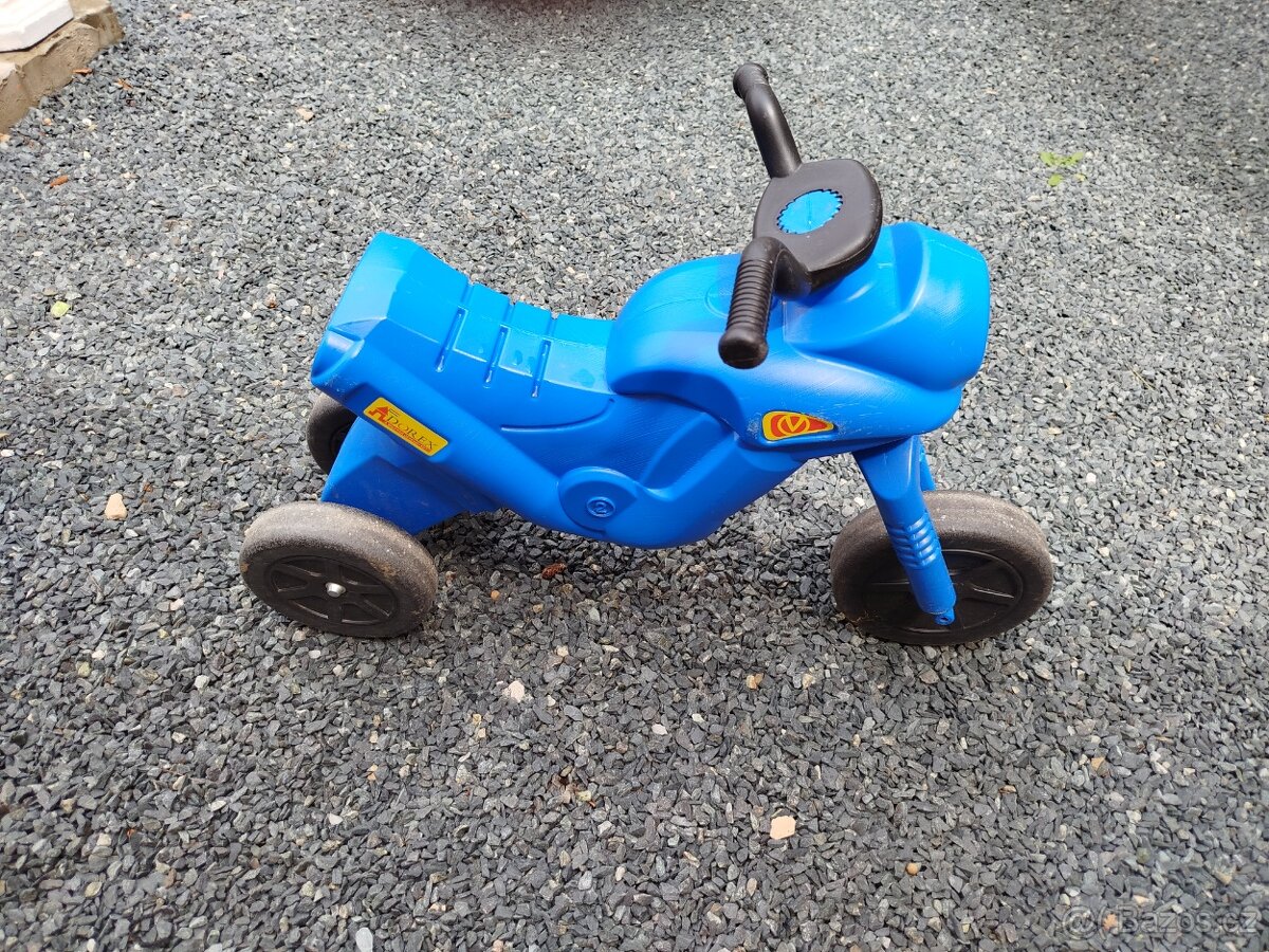 Modré odrážedlo - 3