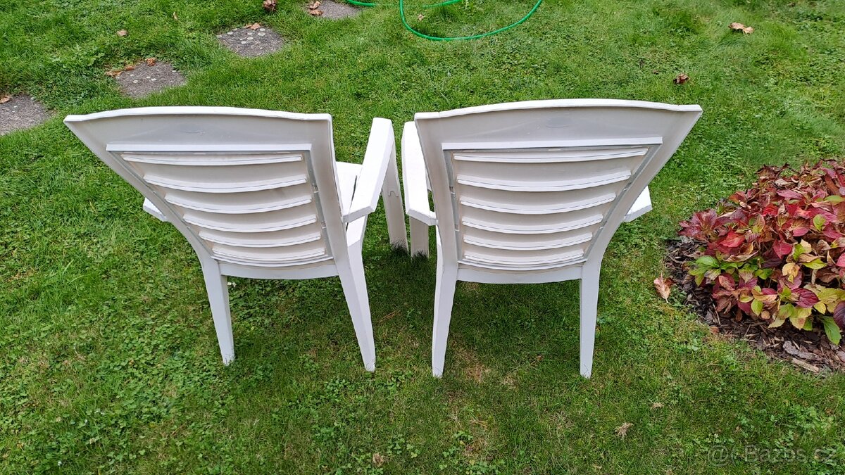 Plastové židle - 3