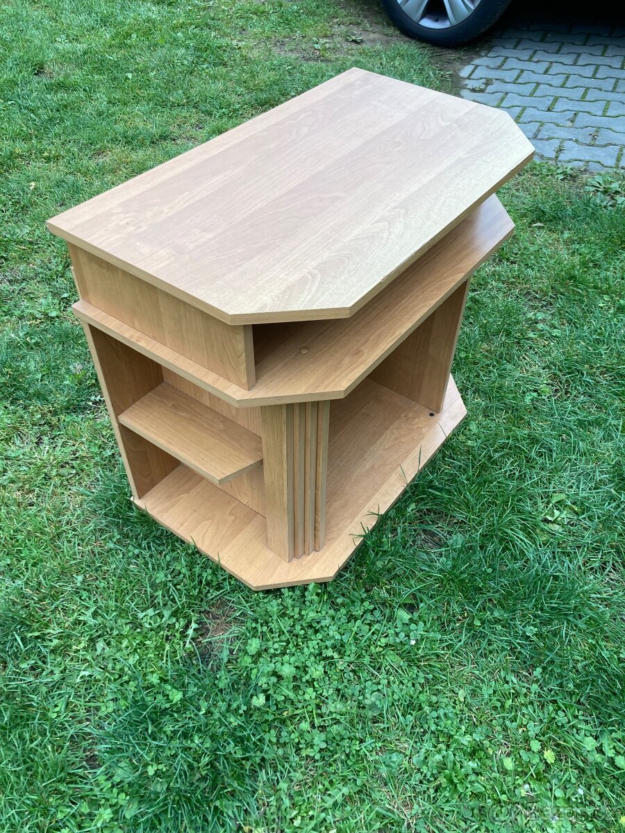 Televizní stolek - 3