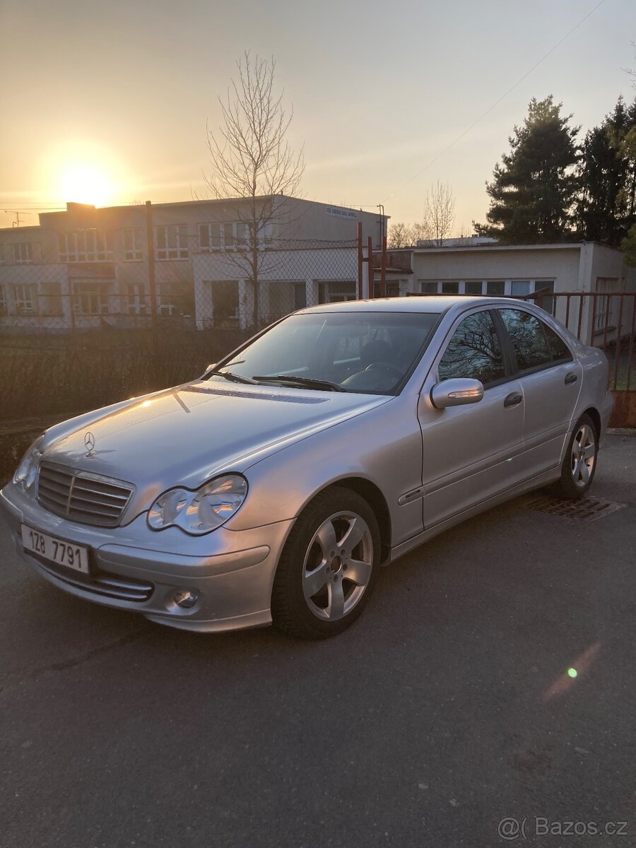 Mercedes Benz w203 c200 - 3