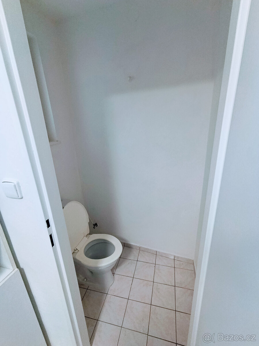 Pronájem bytu 1+kk, 35 m², Vimperk – centrum - 3