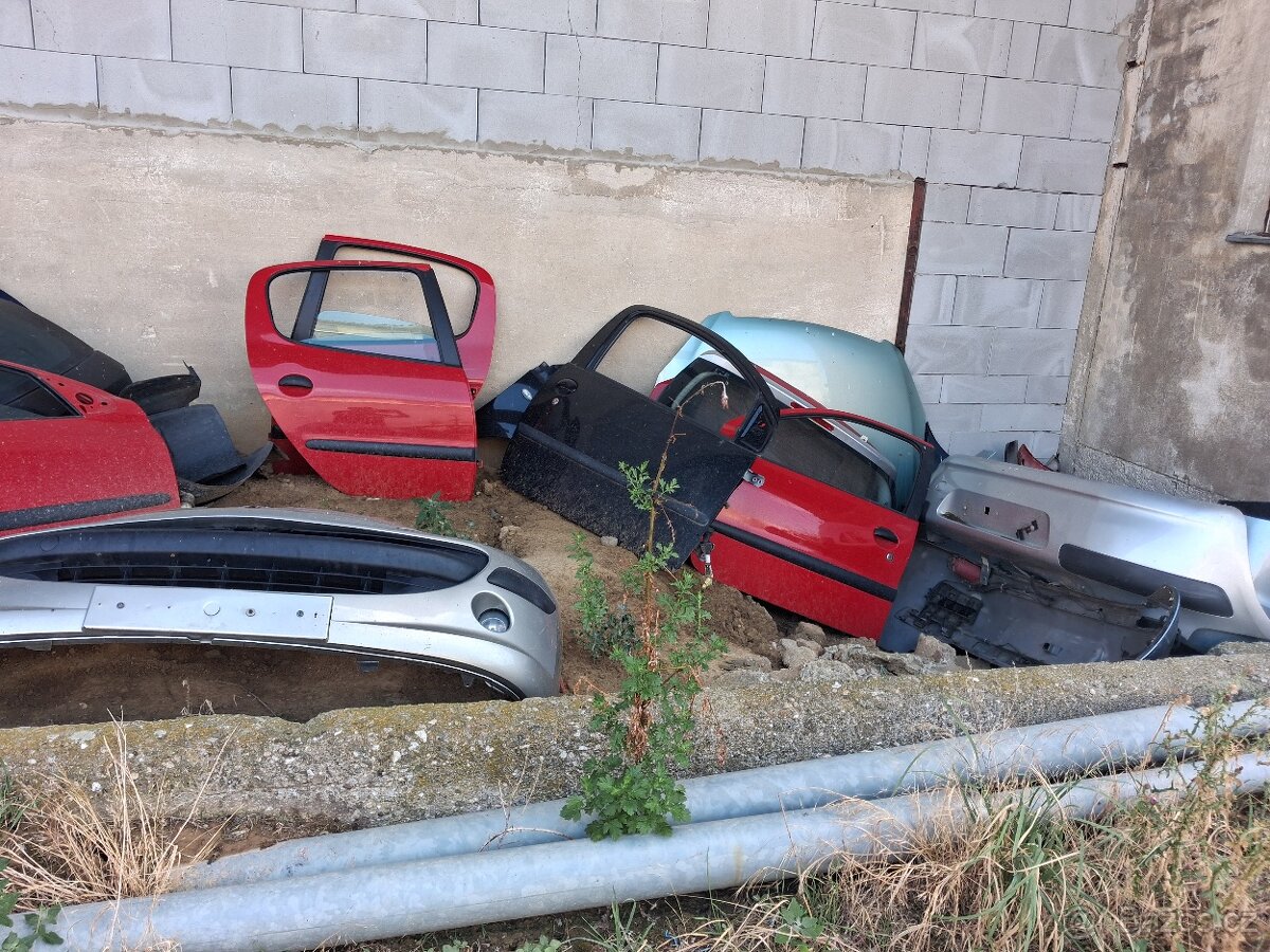 Karosarske dily peugeot,ruzne modely - 3
