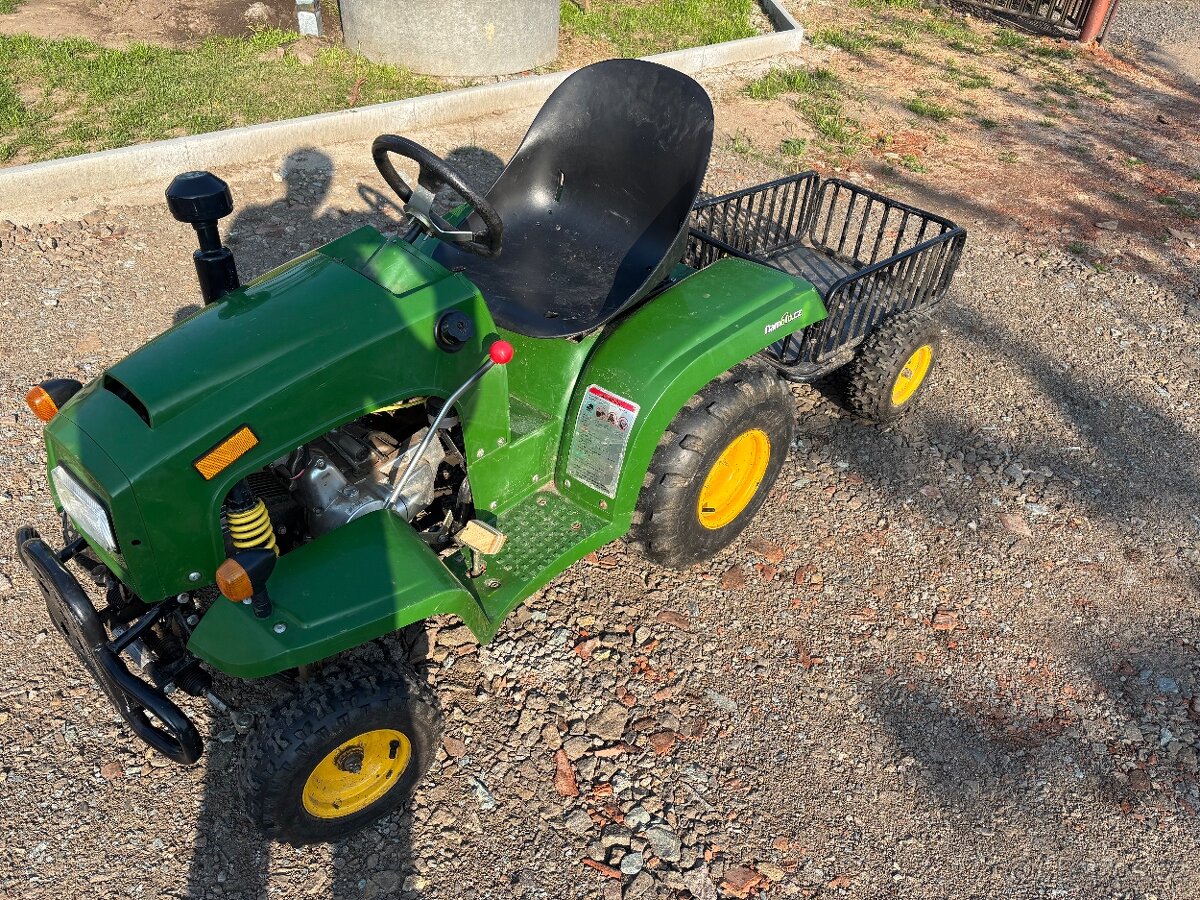 Dětský benzinový traktor 110ccm