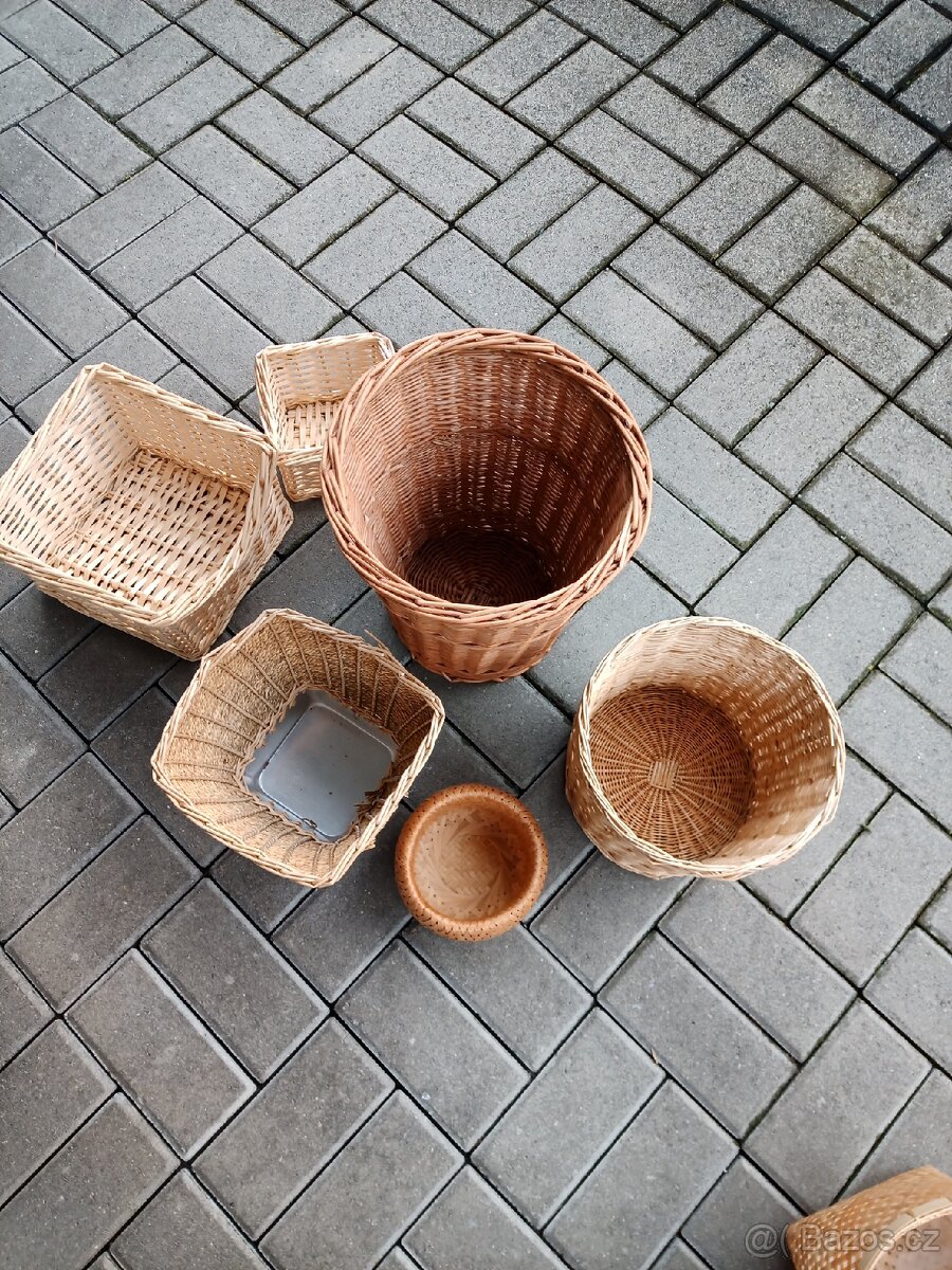 Pletené proutěné koše jako obal na květináče - 3