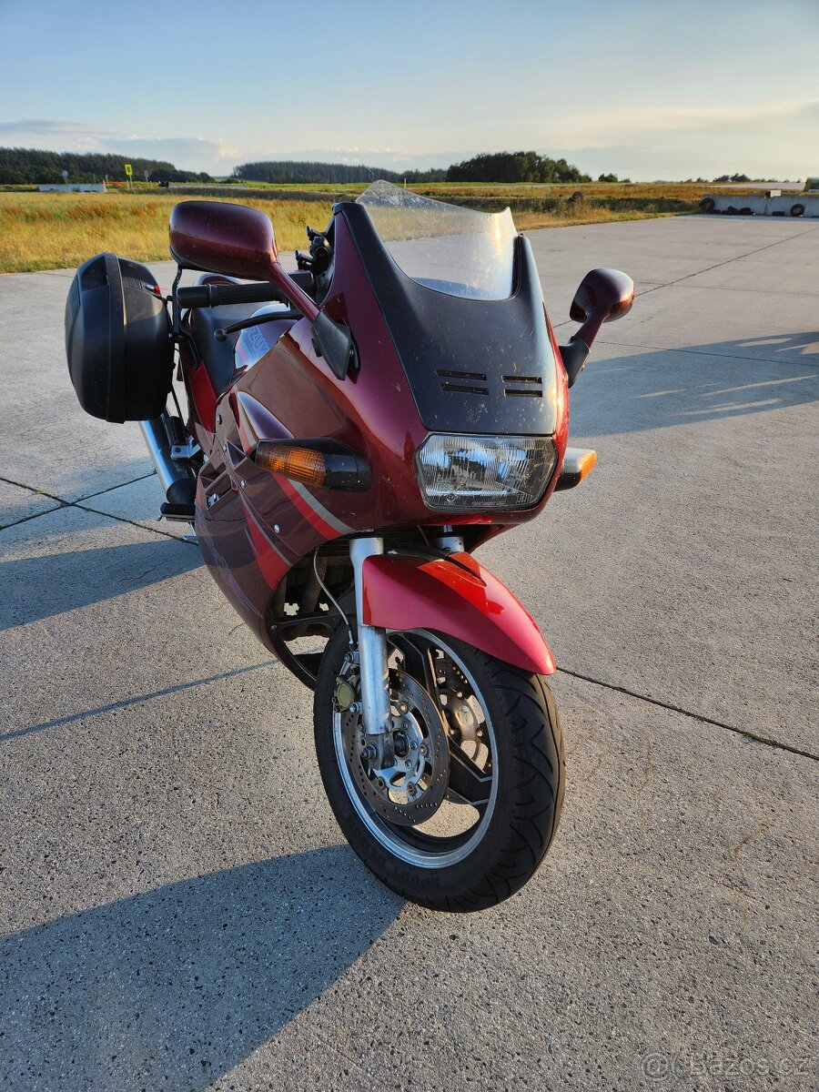 Suzuki GSX 1100 F - 3