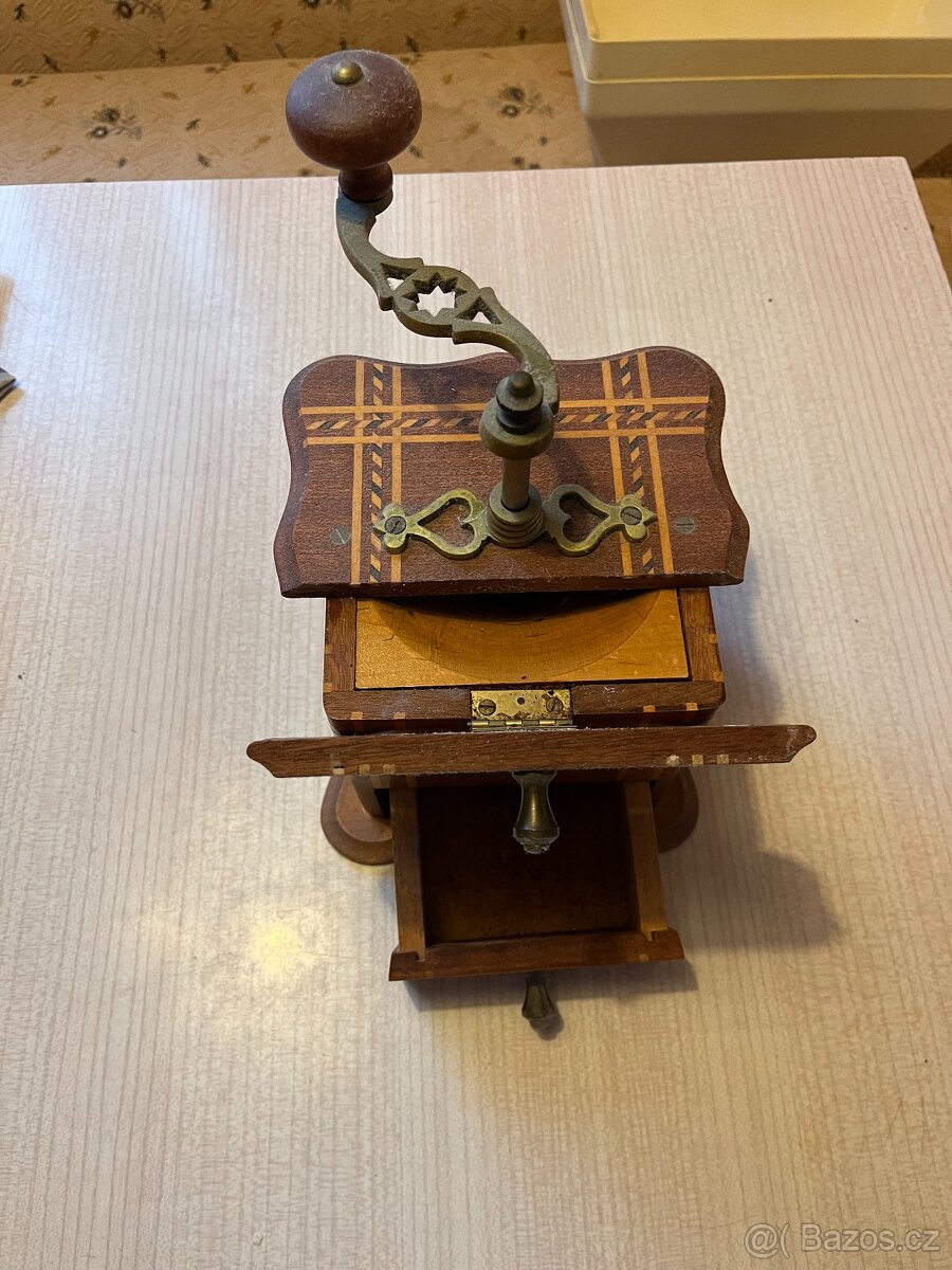 Mlýnek na kávu - plně funkční - 3