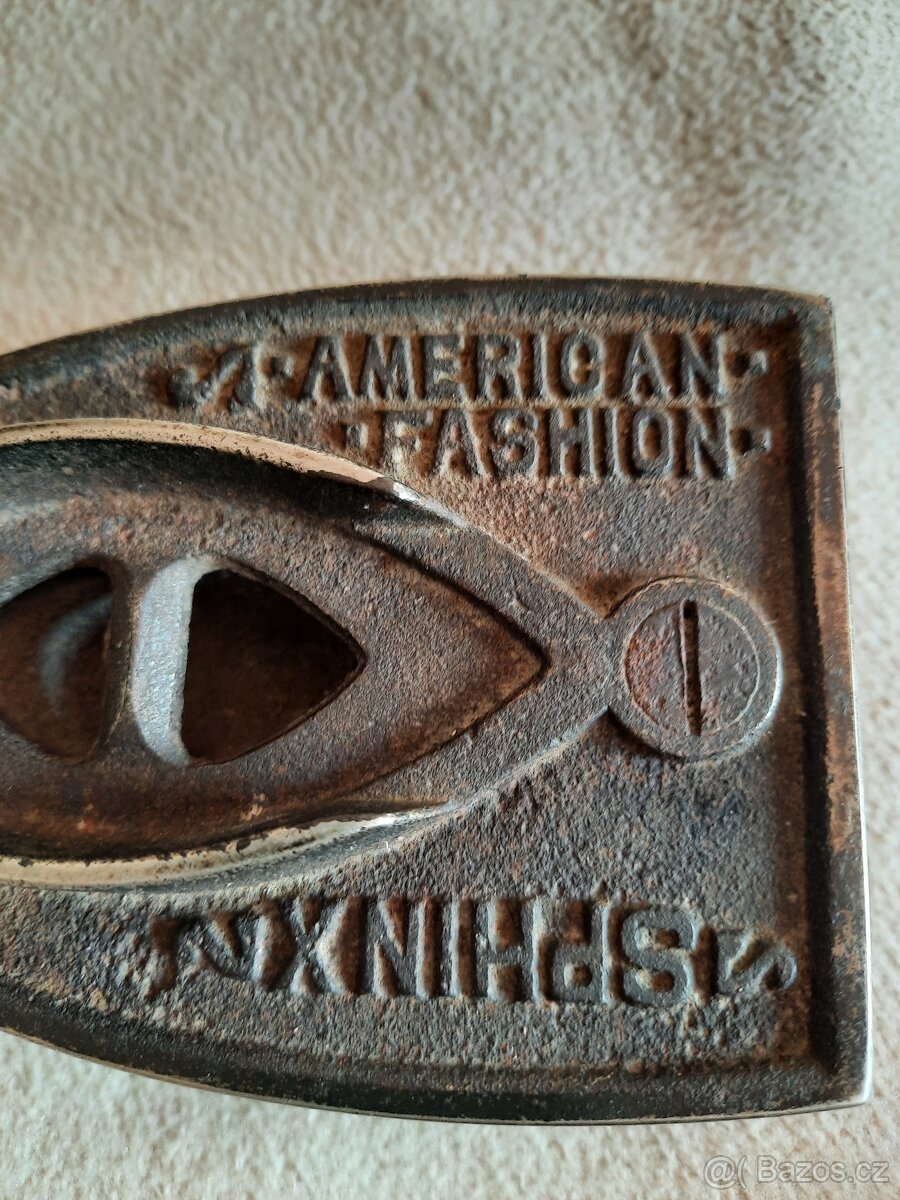 stará žehlička AMERICAN FASHION historická - 3