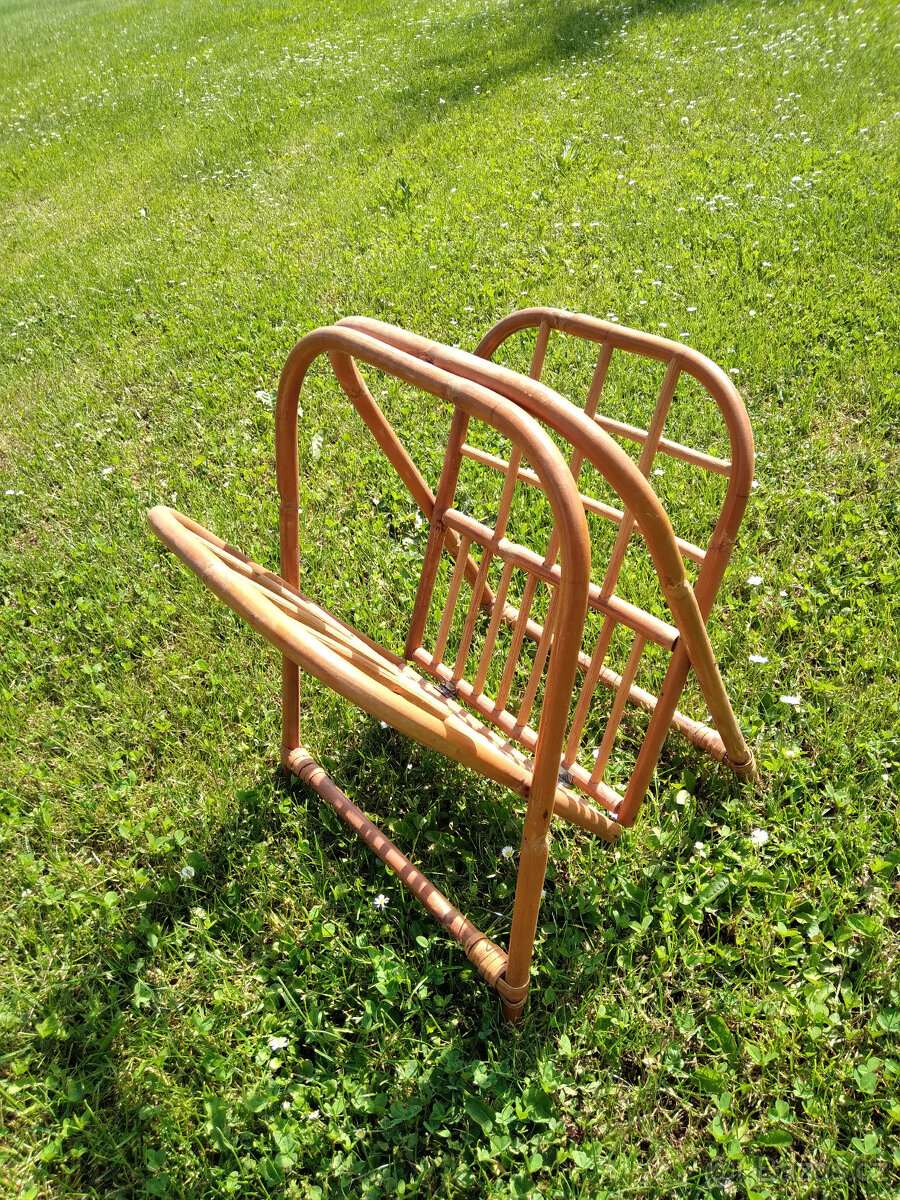 Prodám proutěný stojan na noviny retro - 3