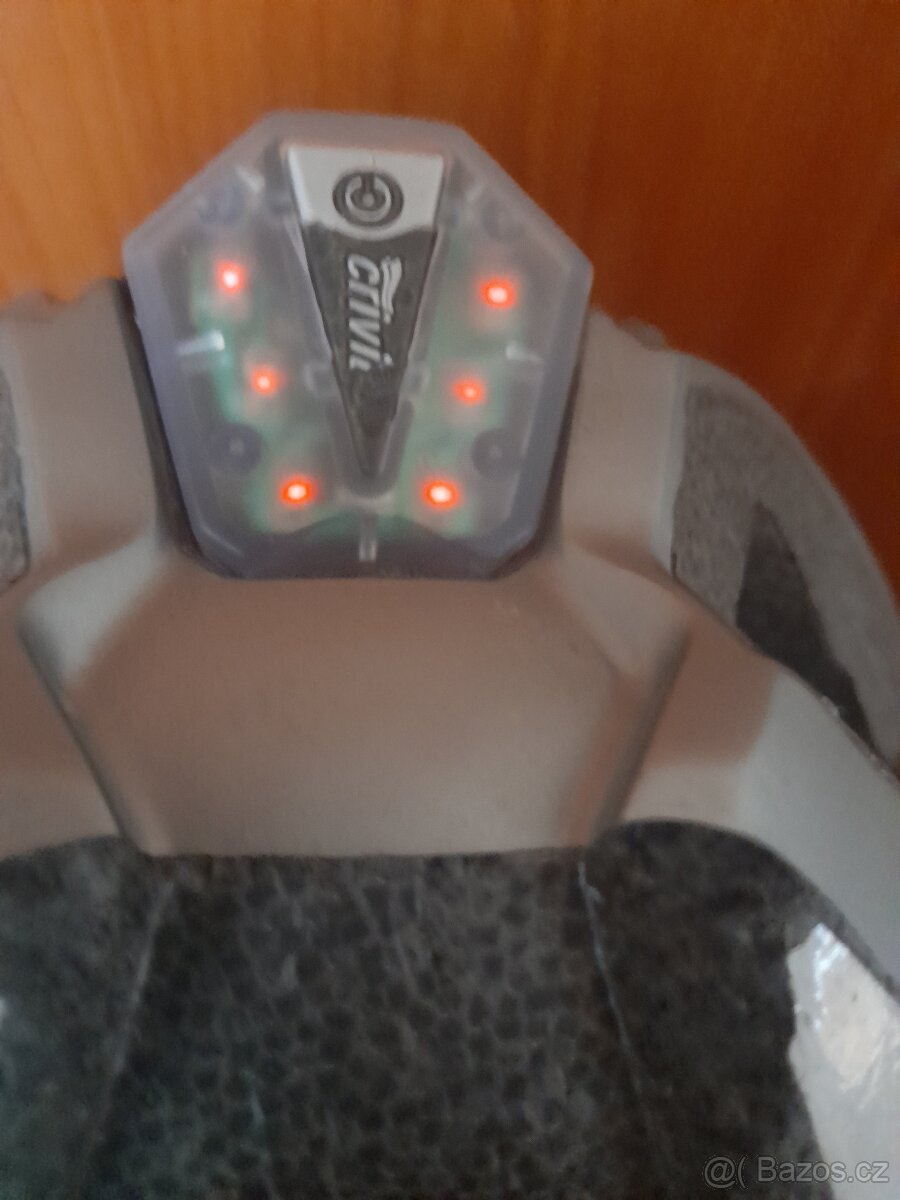 Cyklistická helma se světlem - 3