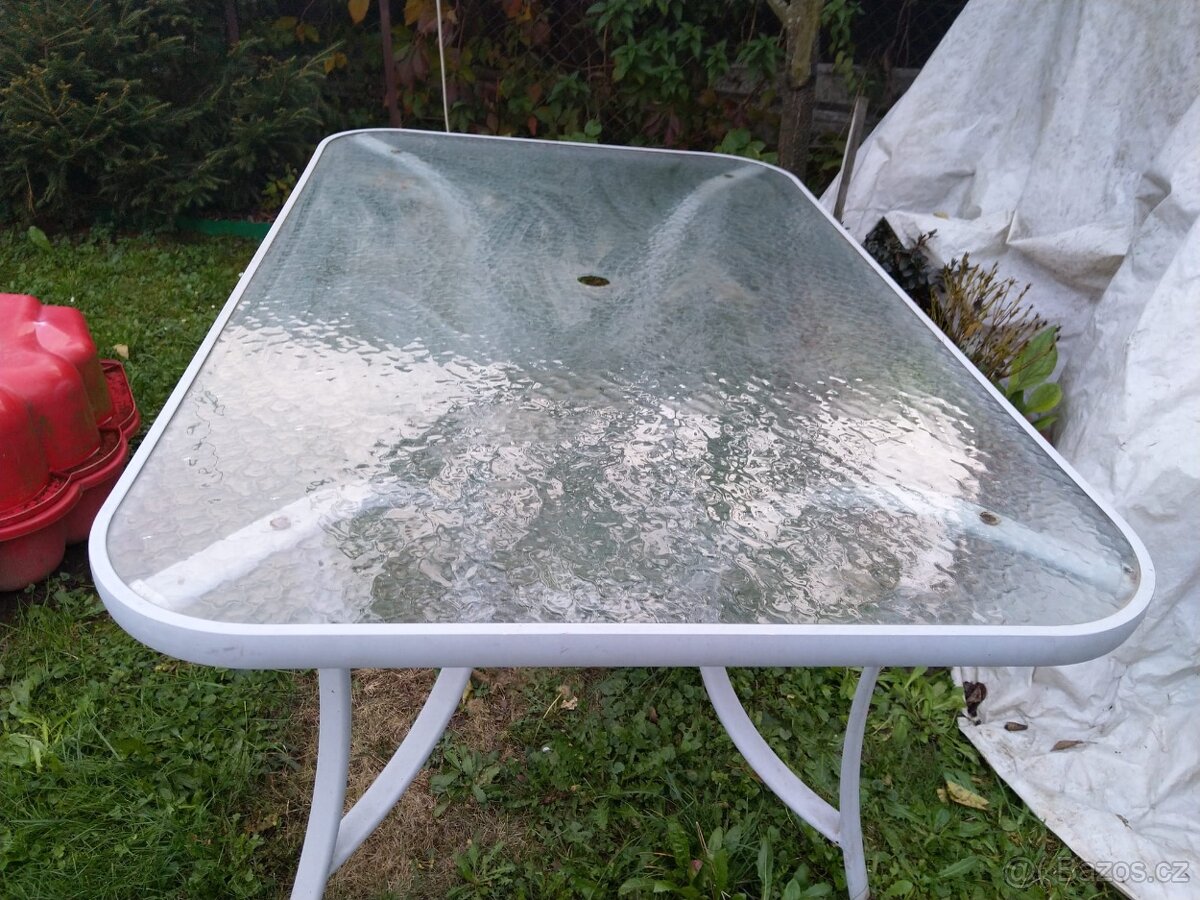 Prosklený stůl na zahradu.... - 3