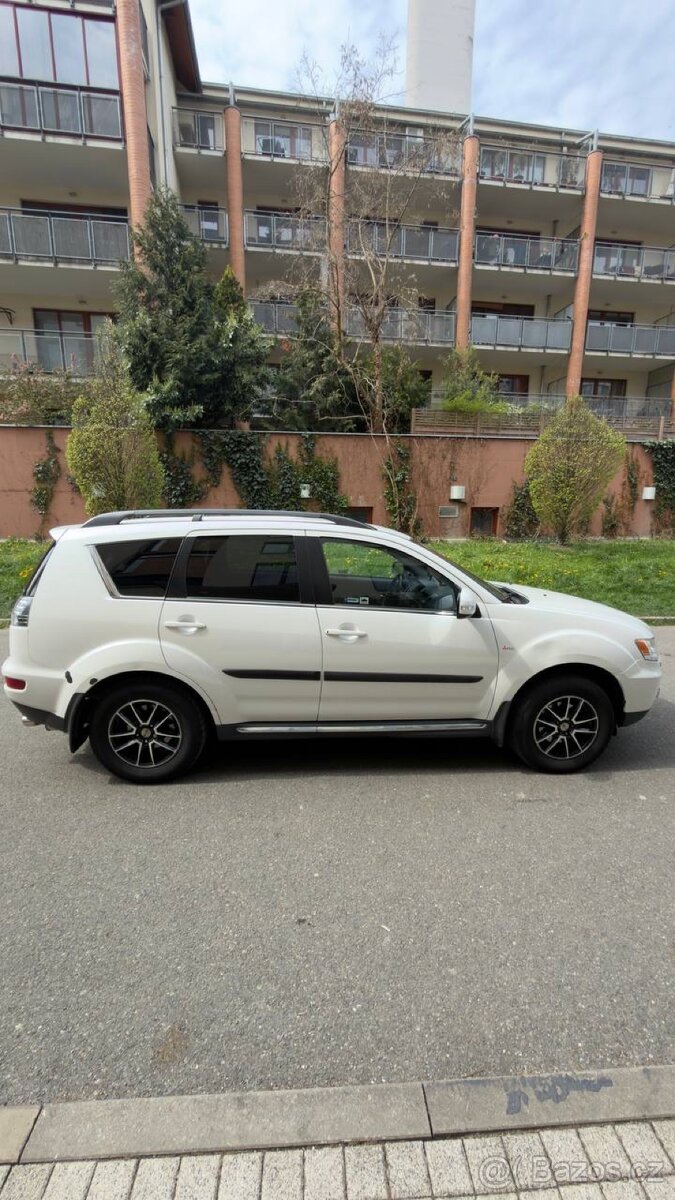 Mitsubishi Outlander 2.2d, automatic - 3