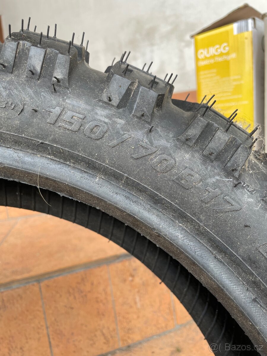Motocyklová cestovní enduro 150/70B17