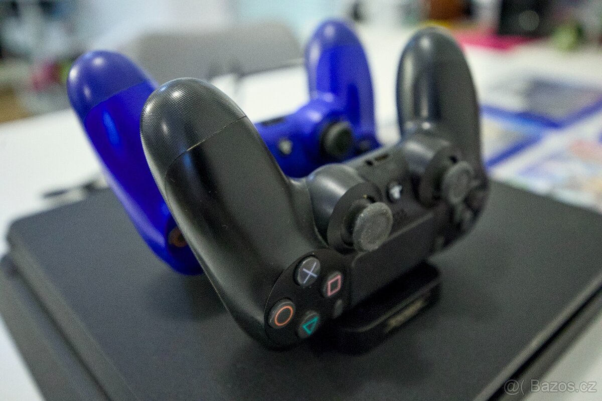 Prodám Playstation 4 Slim 1TB SSD + 13 Her + 2 Dualshock 4 o - 3