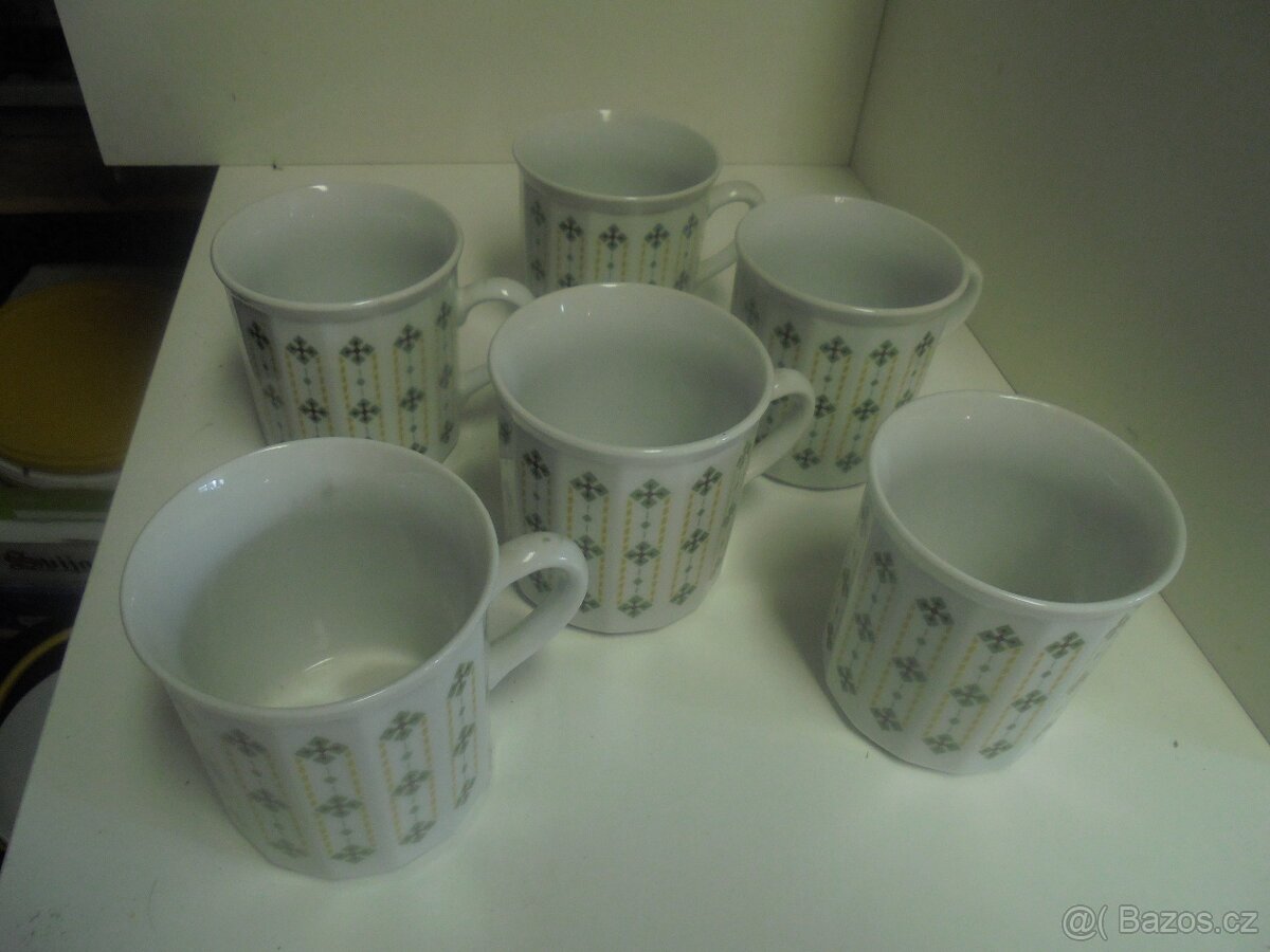 sady hrnečků - 3