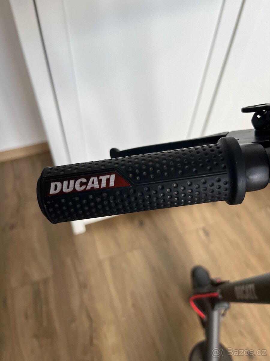 Elektro koloběžka Ducati - 3