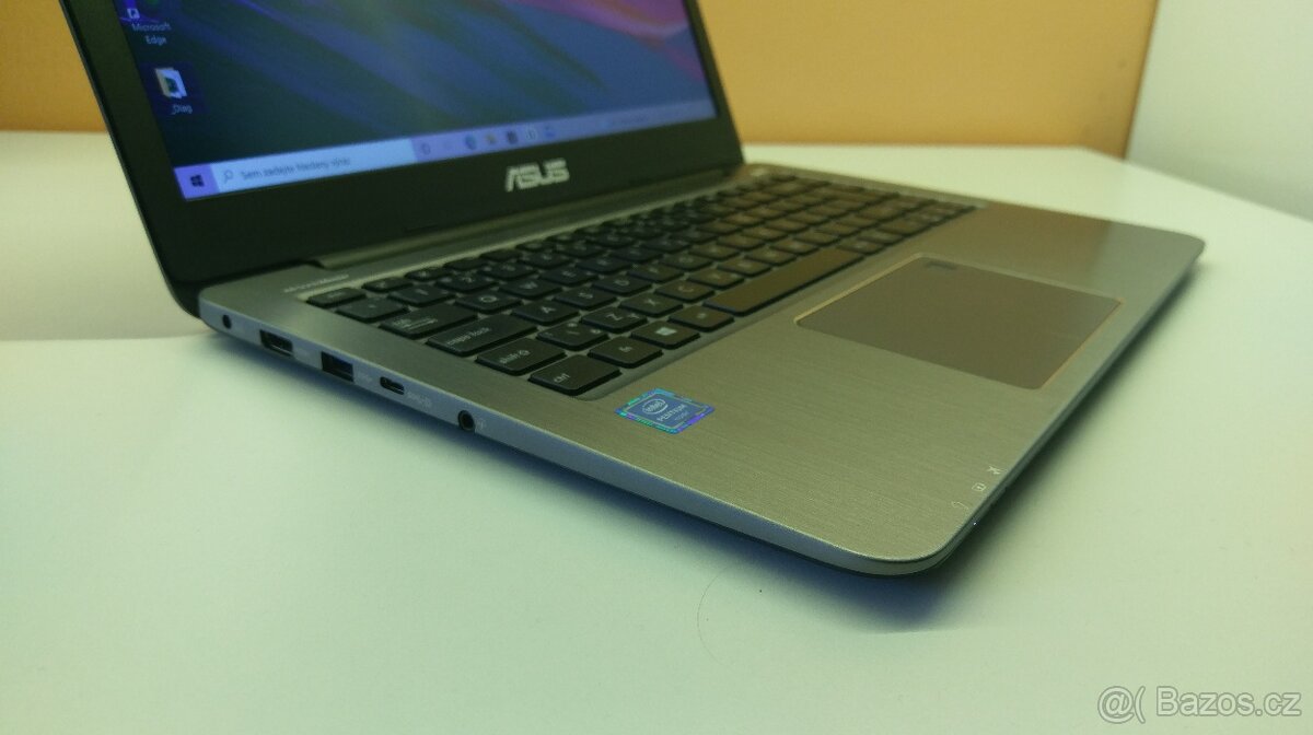 Asus VivoBook E403NA - 3