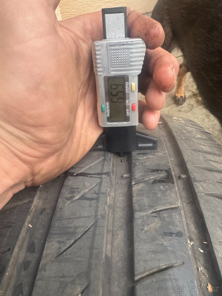 Samostatná letní pneu 255/45/20 Continental - 3