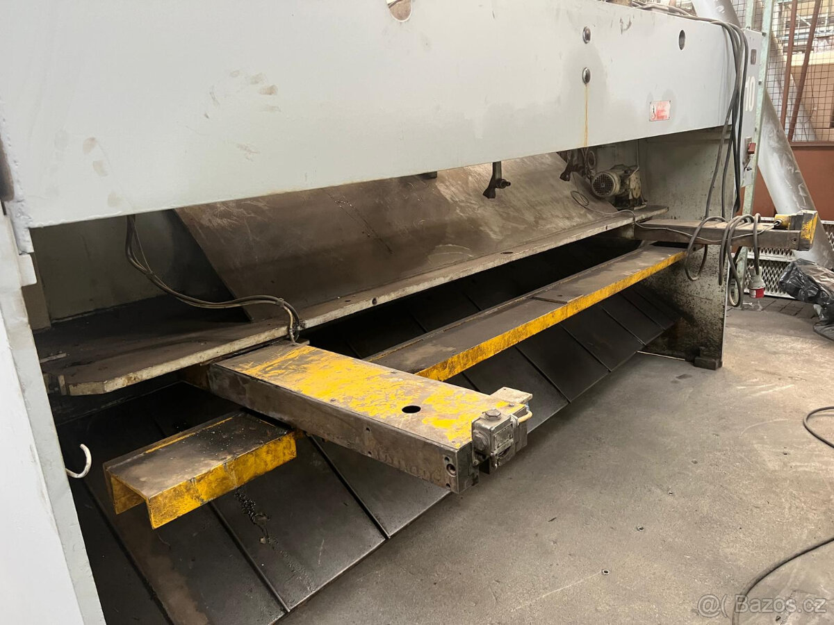 nůžky hydraulické tabulové CNTA 3150/ 6,3 A - 3