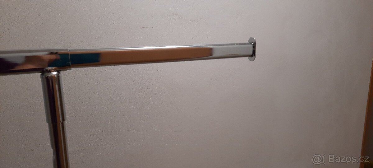 kovový stojan - štendr - 3