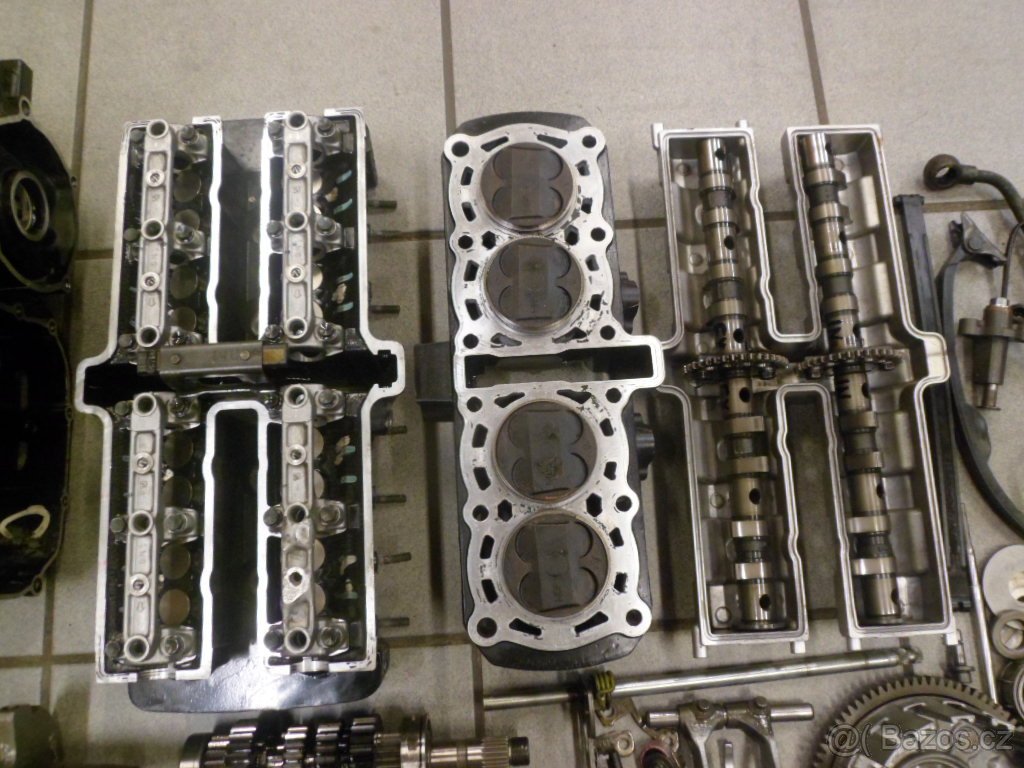 Yamaha FZS díly motoru - 3