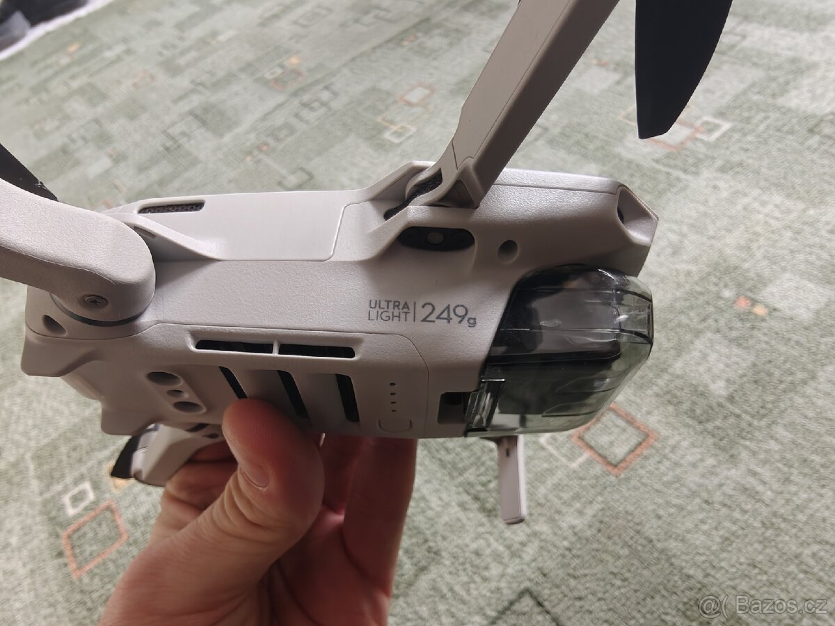 Prodám dron DJI Mini 2 – Fly More Combo - 3