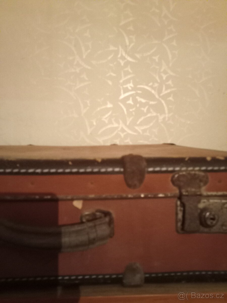 ,stare pohlednice ,kufr atd - 3