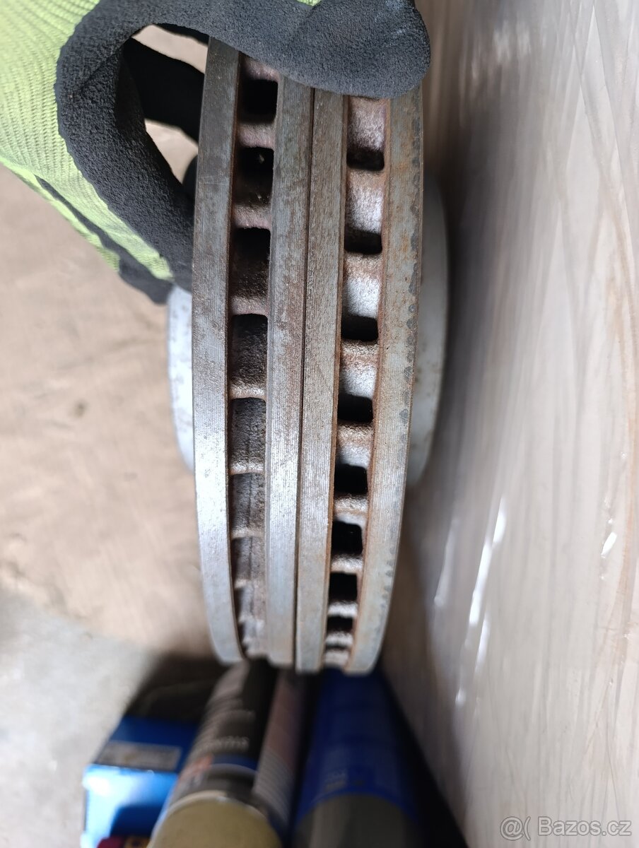 Přední kotouče+destičky Volvo V60 V70 - 3