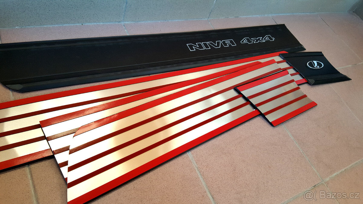 LADA 4x4 NIVA - boční ochranné lišty - 3