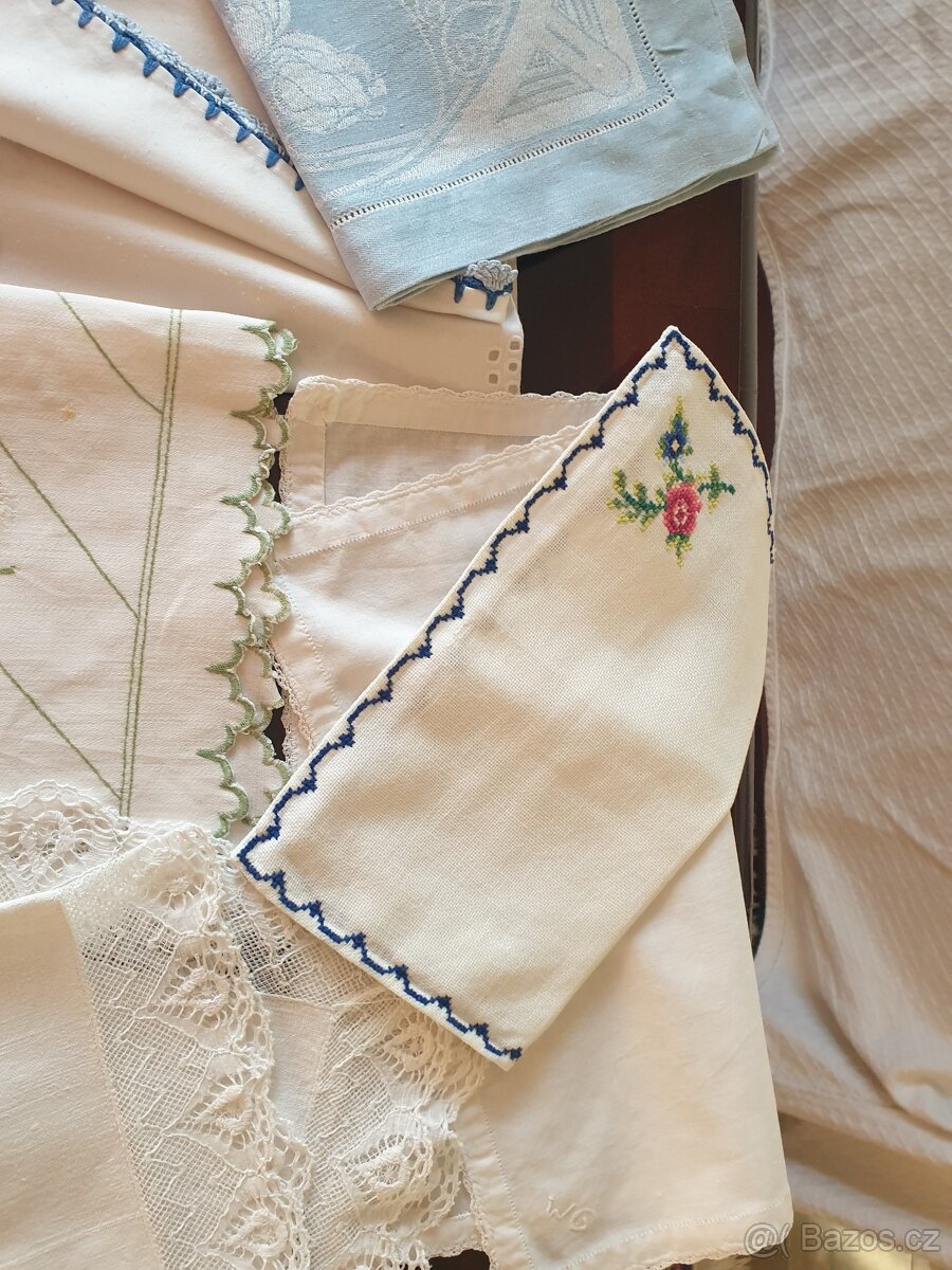 Prodám staré dečky a ubrusy - 3