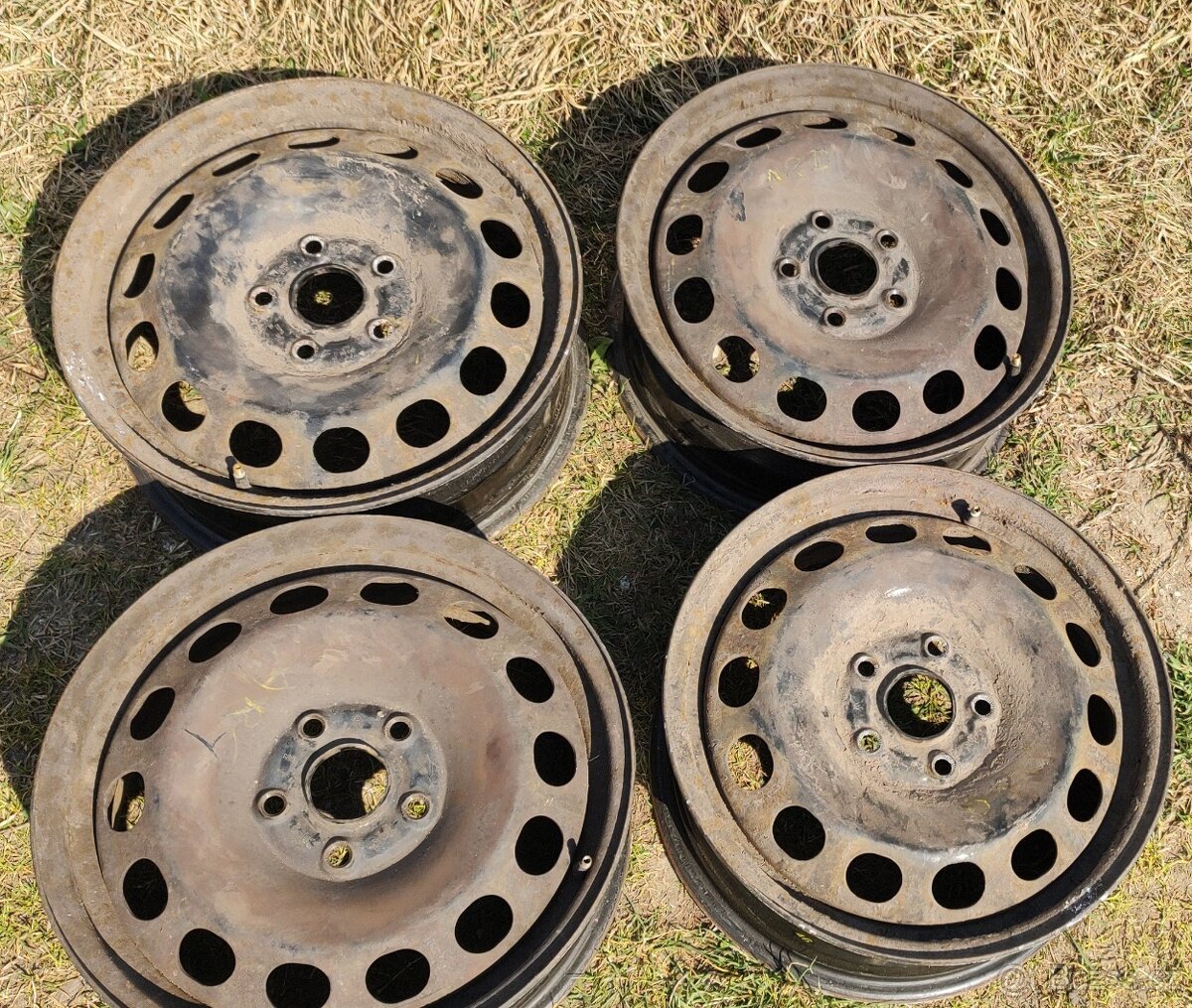 Plechové disky 5x112 R16 VW - 3