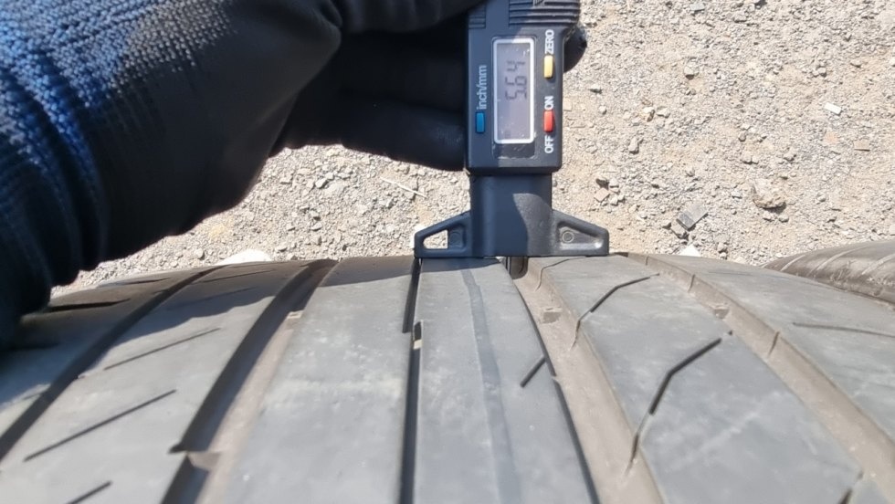 Letní pneu 255/35/19 Continental Run Flat - 3