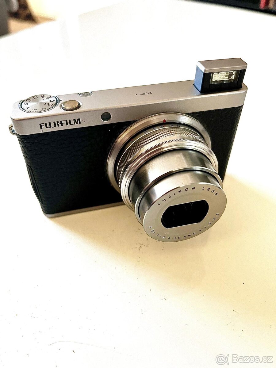 FUJI XF1 - 3