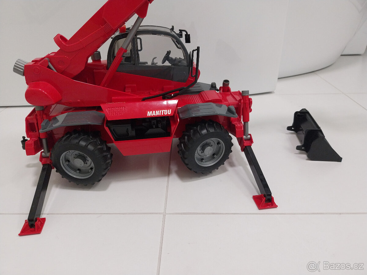 Bruder Manitou teleskopický nakladač s vídlemi a lžící - 3