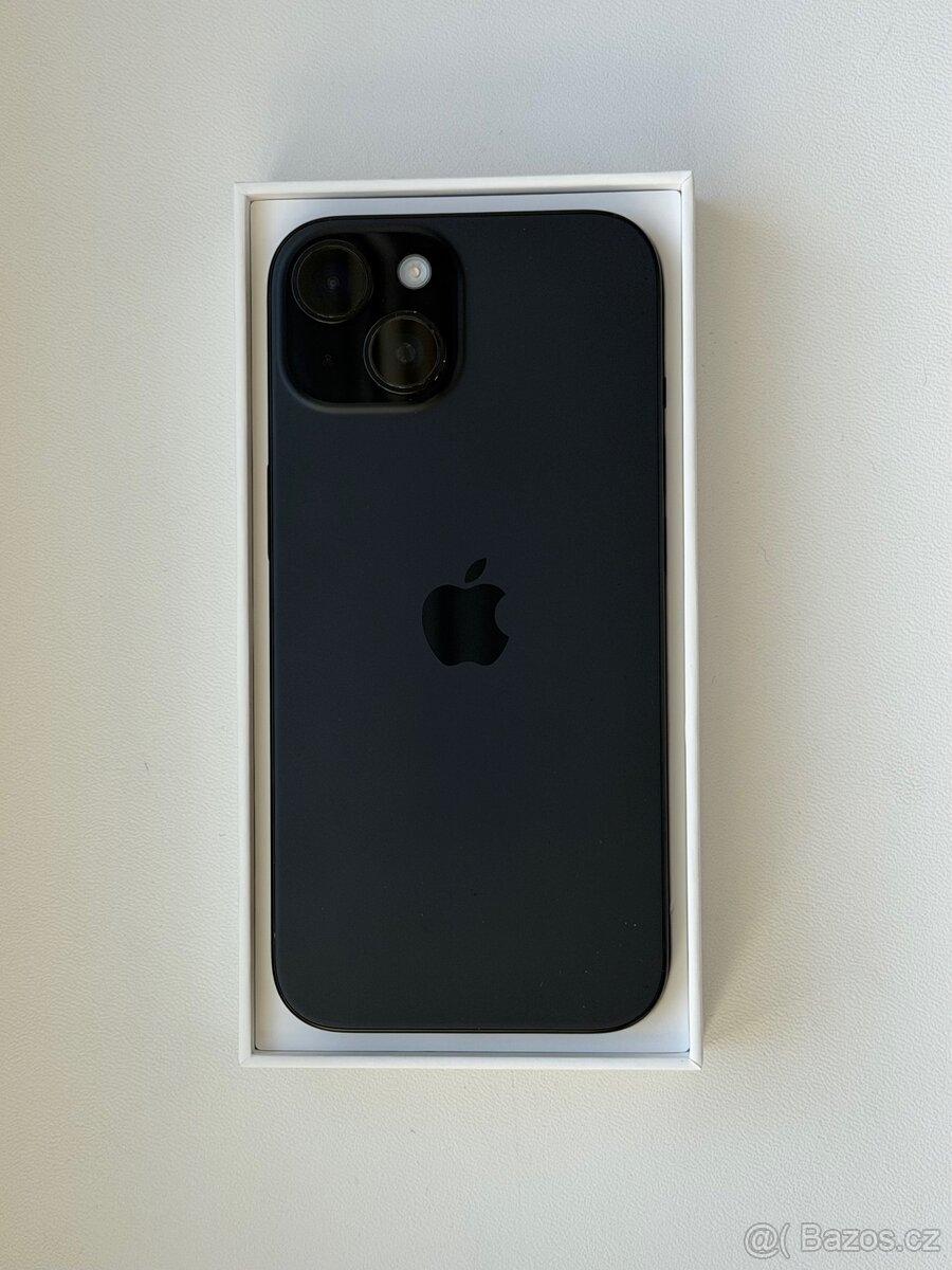 iPhone 15 128 GB Černý - 3