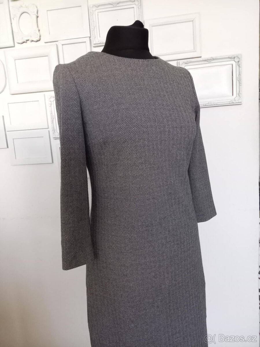 Šedé pouzdrové byznys šaty - 3