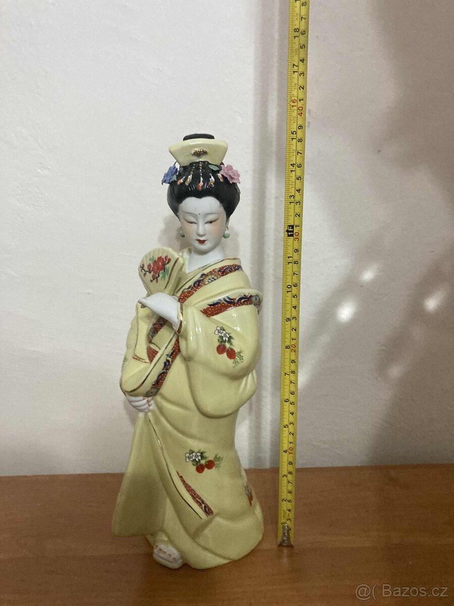 Porcelánová soška - 3