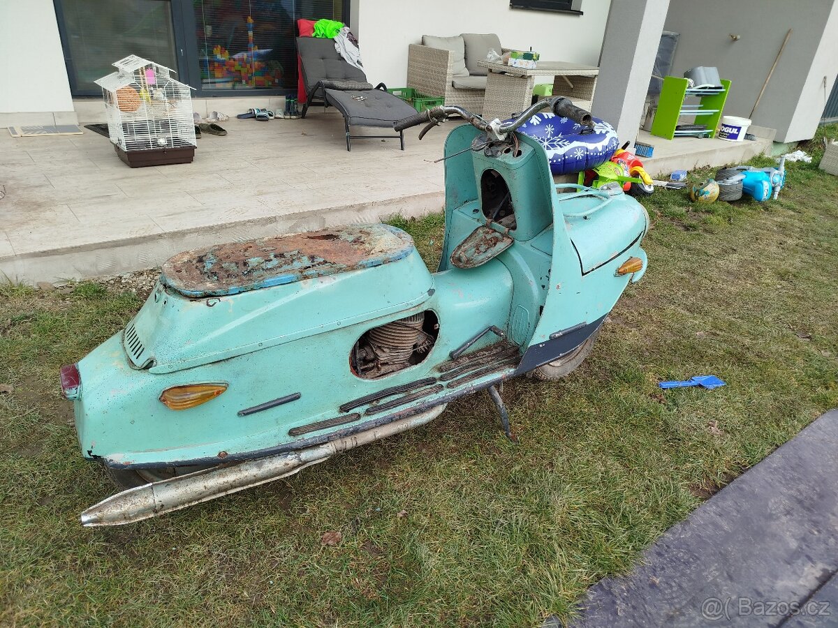 Predám čz 175/501 prasa skútr prase čune. - 3