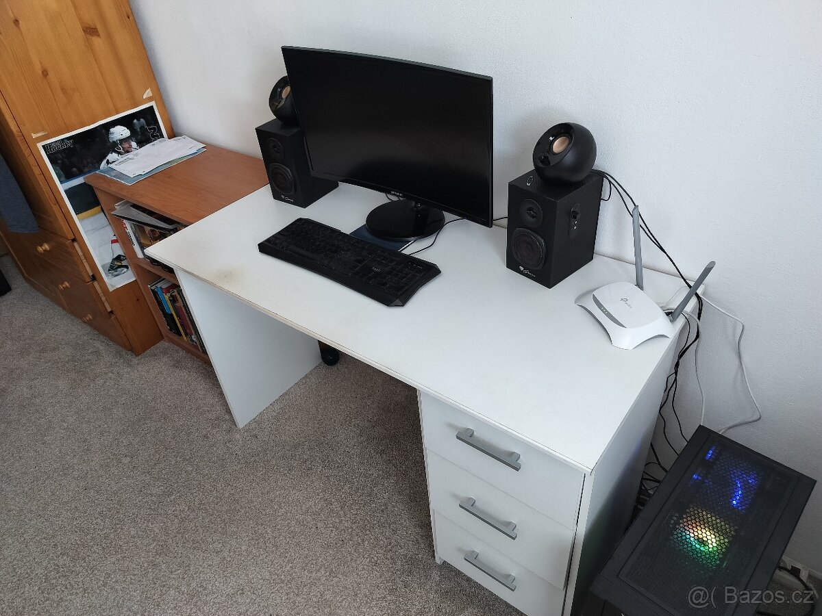Kancelářský stůl - 3