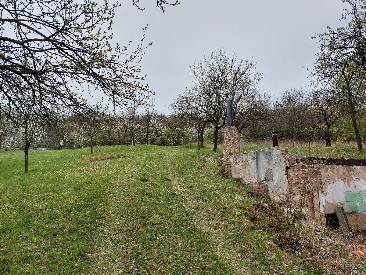 Pozemek s možností stavby chaty - 3