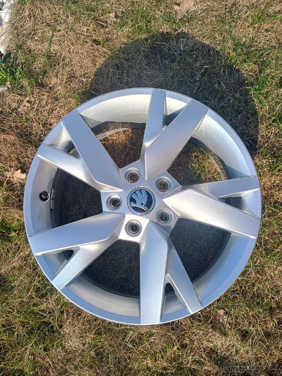 ALU kola lyra 17" - 3