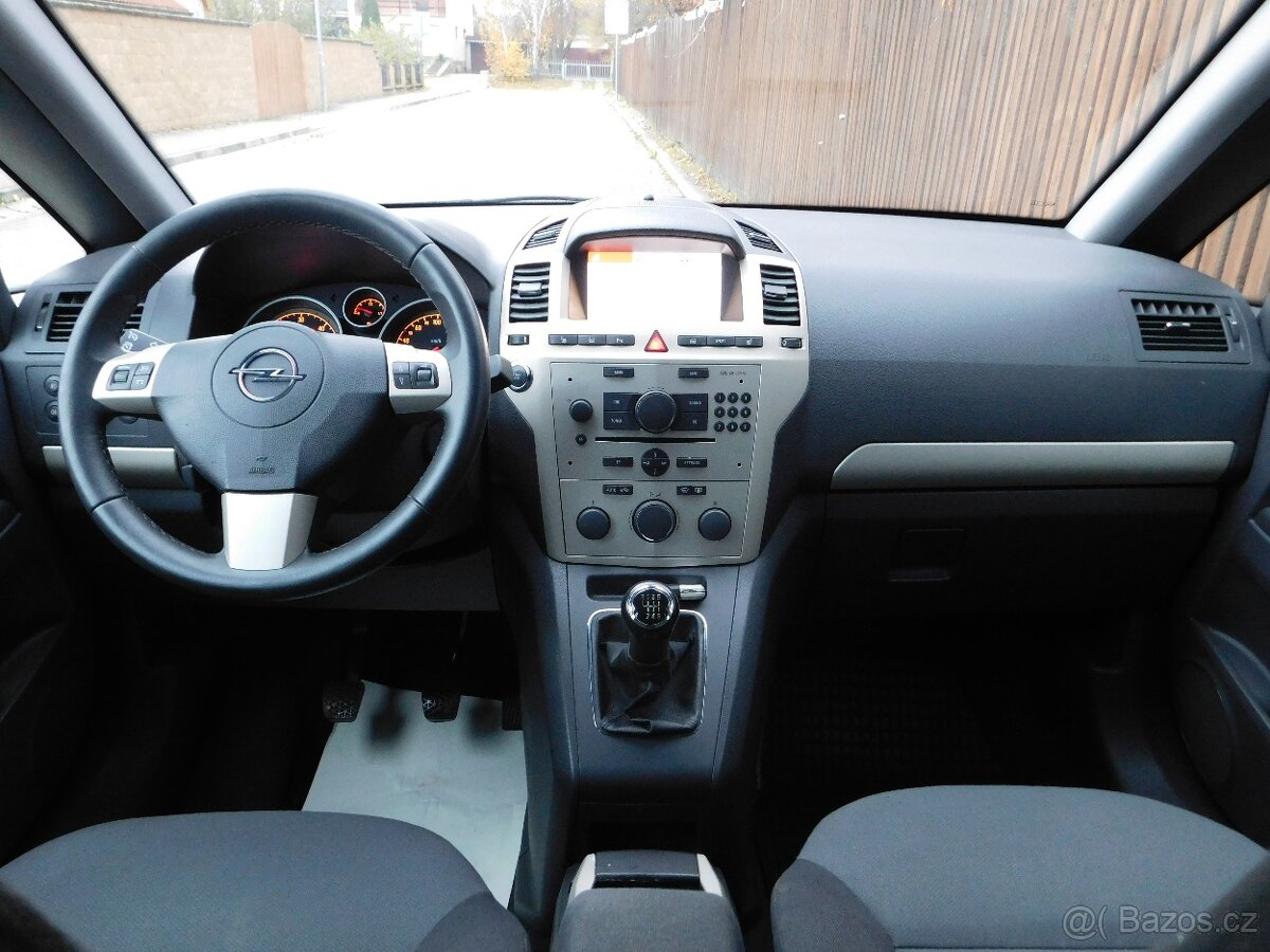 Opel Zafira 1.9 CDTi,,7 míst,,tažné zařízení,,NOVÉ ROZVODY - 3