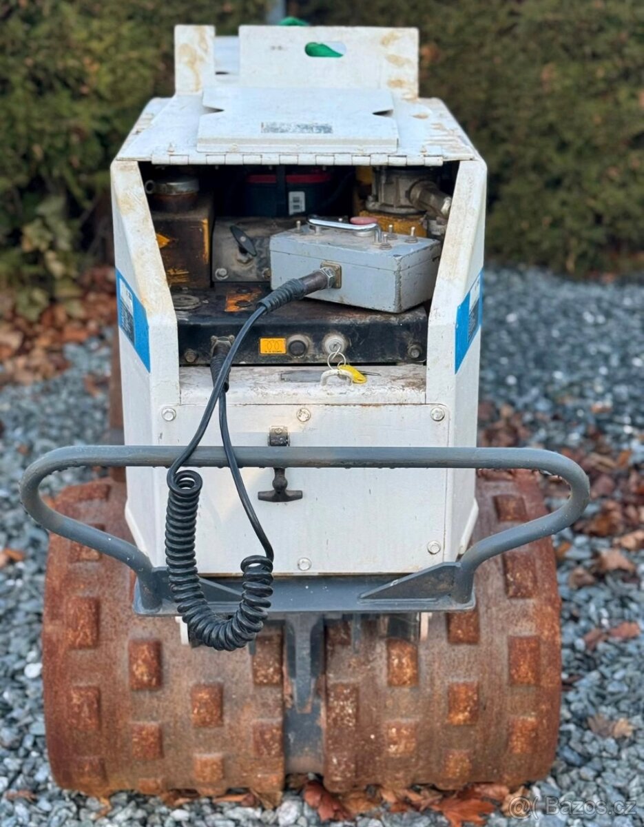 Prodám příkopový vibrační válec Wacker Neuson - 3