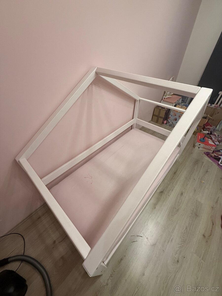 Domeckova postel - 3