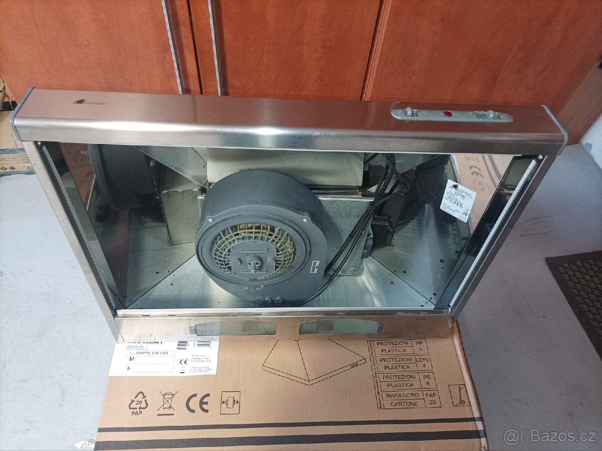 Kuchyňská nerezová digestoř - 3