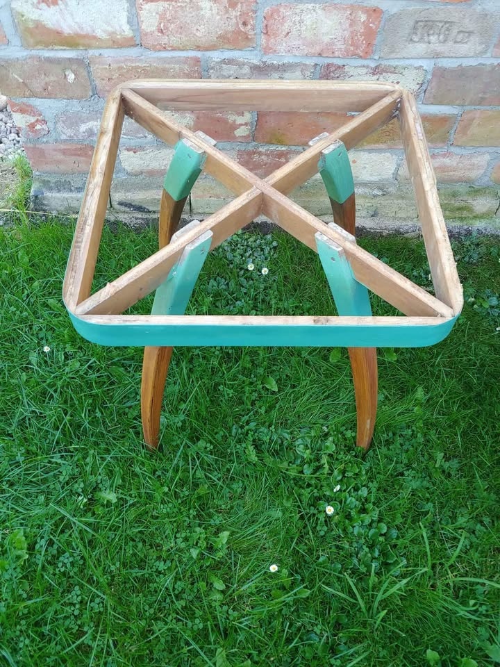 Stůl Halabala pavouk k renovaci - 3