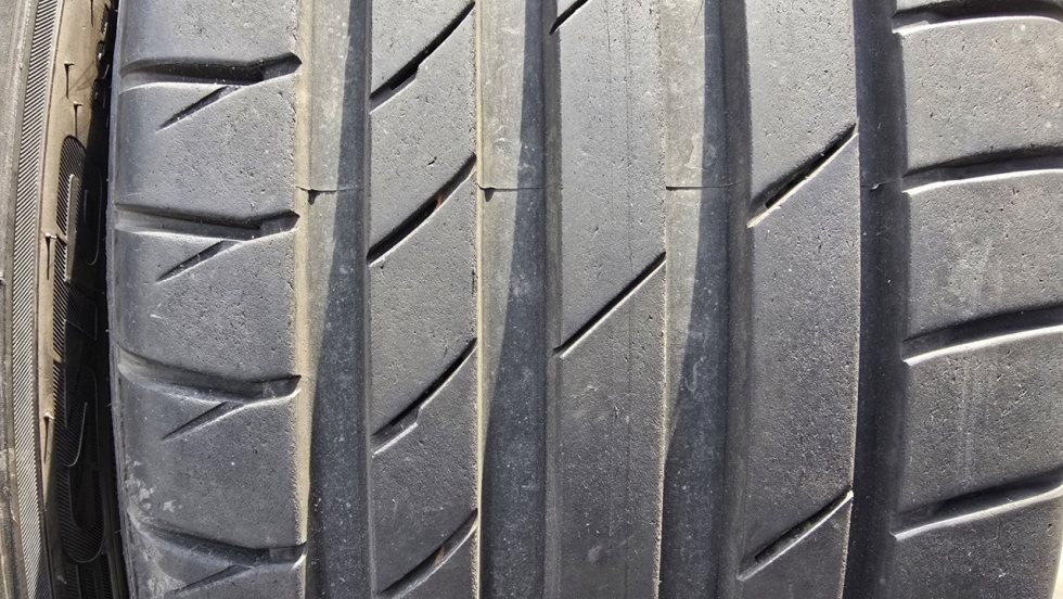 Letní pneu 225/45/18 Kumho - 3